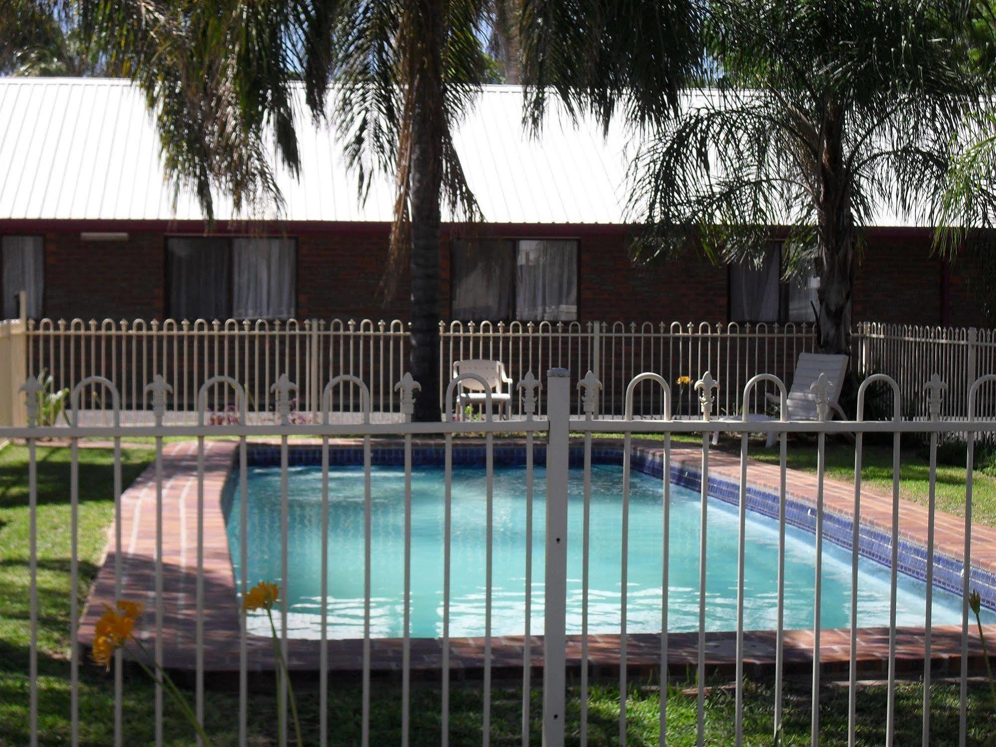 The Major Mitchell Motel Bourke Extérieur photo